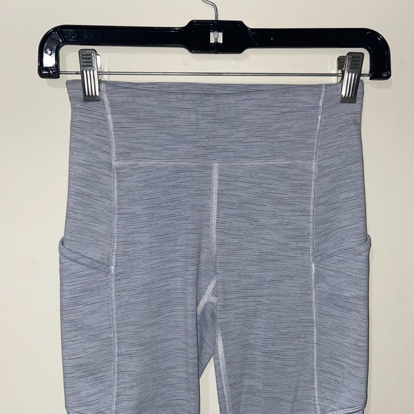 Lululemon Light Grey Space Dye Mid Rise Cropped Leggings - Size 2 - Picture 3 of 8